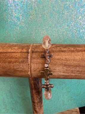 Three Cross Cherry Quartz Mix Glass Bracelet